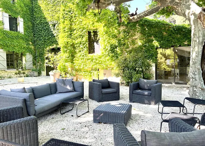 Mas Château Blanc Guest House Avignon